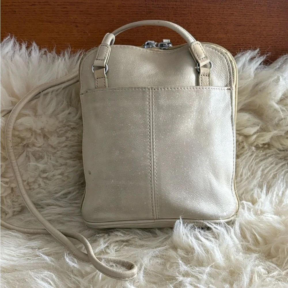 Fossil Cream Leather Crossbody Bag - Picture 2 of 3